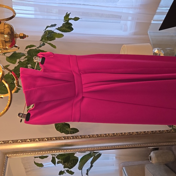 FUSCIA PINK STRAPLESS BOUTIQUE ASYMMETRICAL DRESS - Picture 1 of 4